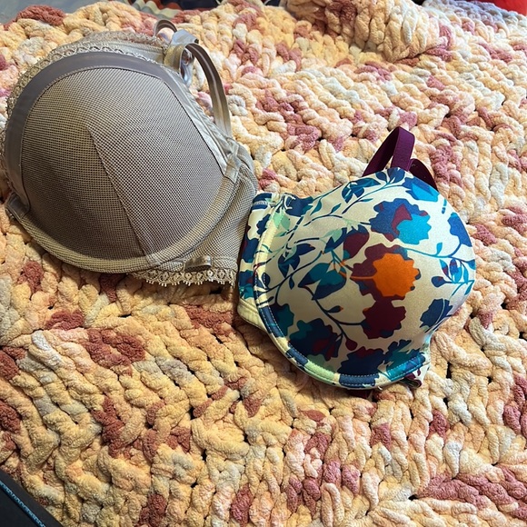 Calvin Klein One both are 34D - Picture 9 of 9